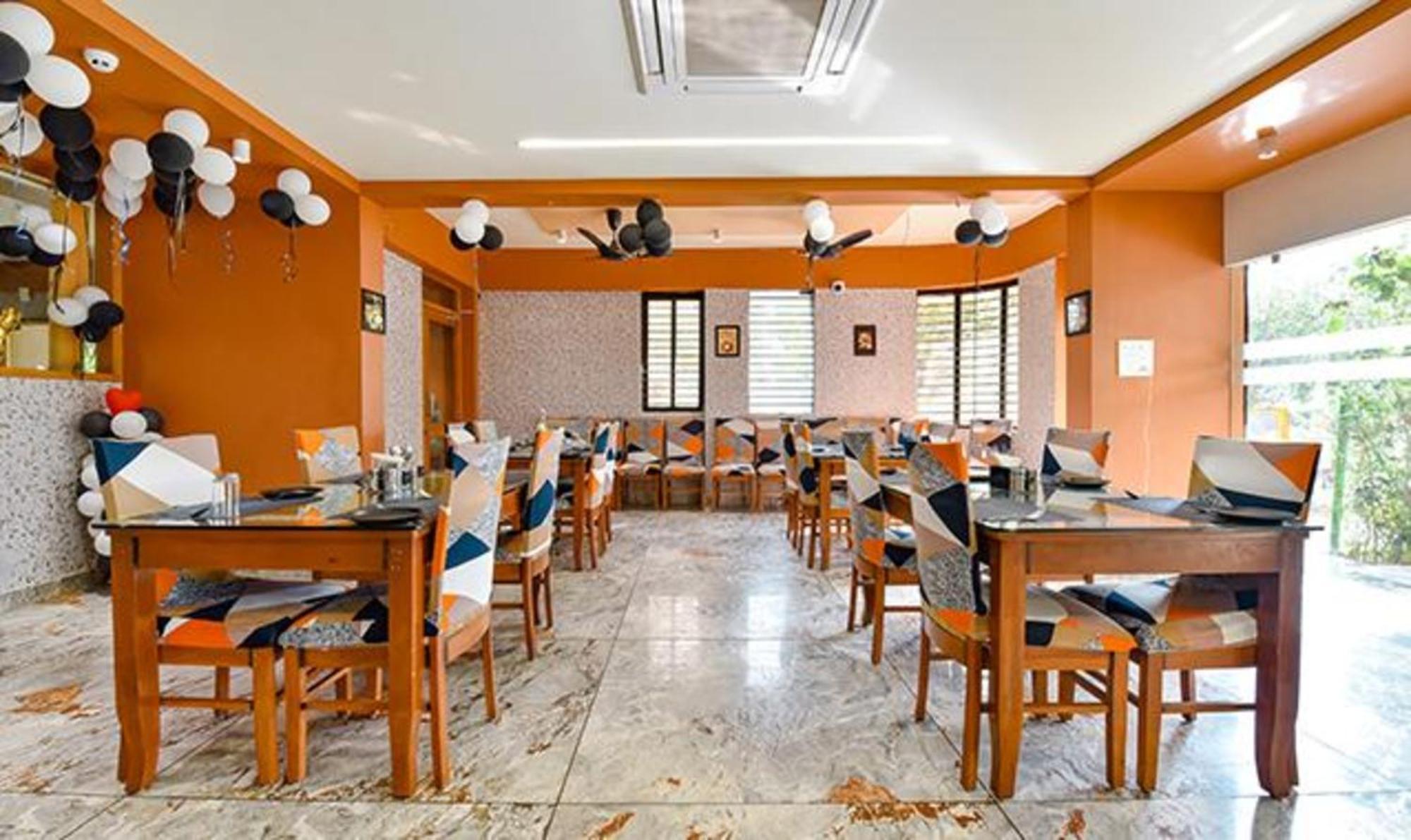 Fabhotel Siddharth Corporate - Vavol, Ґандінаґар Екстер'єр фото