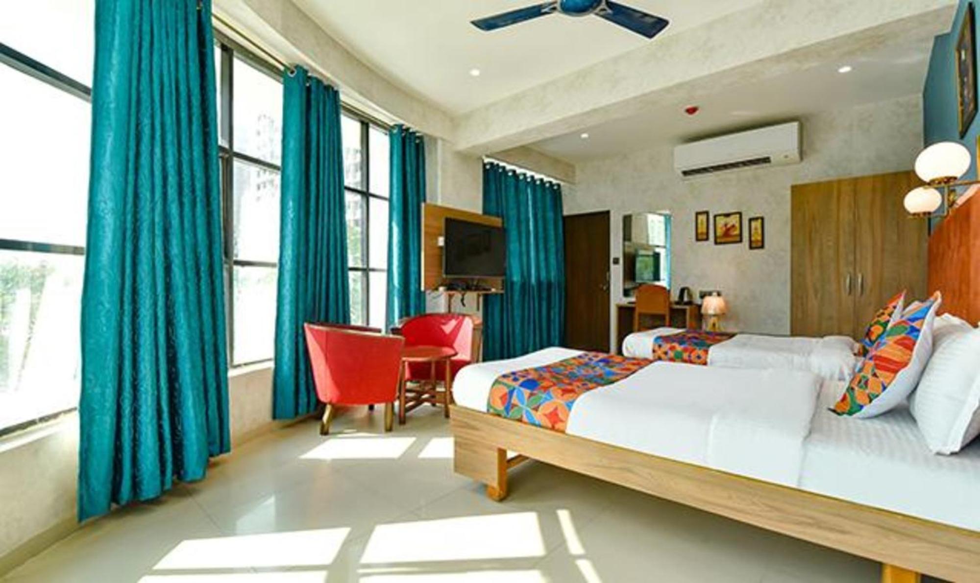 Fabhotel Siddharth Corporate - Vavol, Ґандінаґар Екстер'єр фото