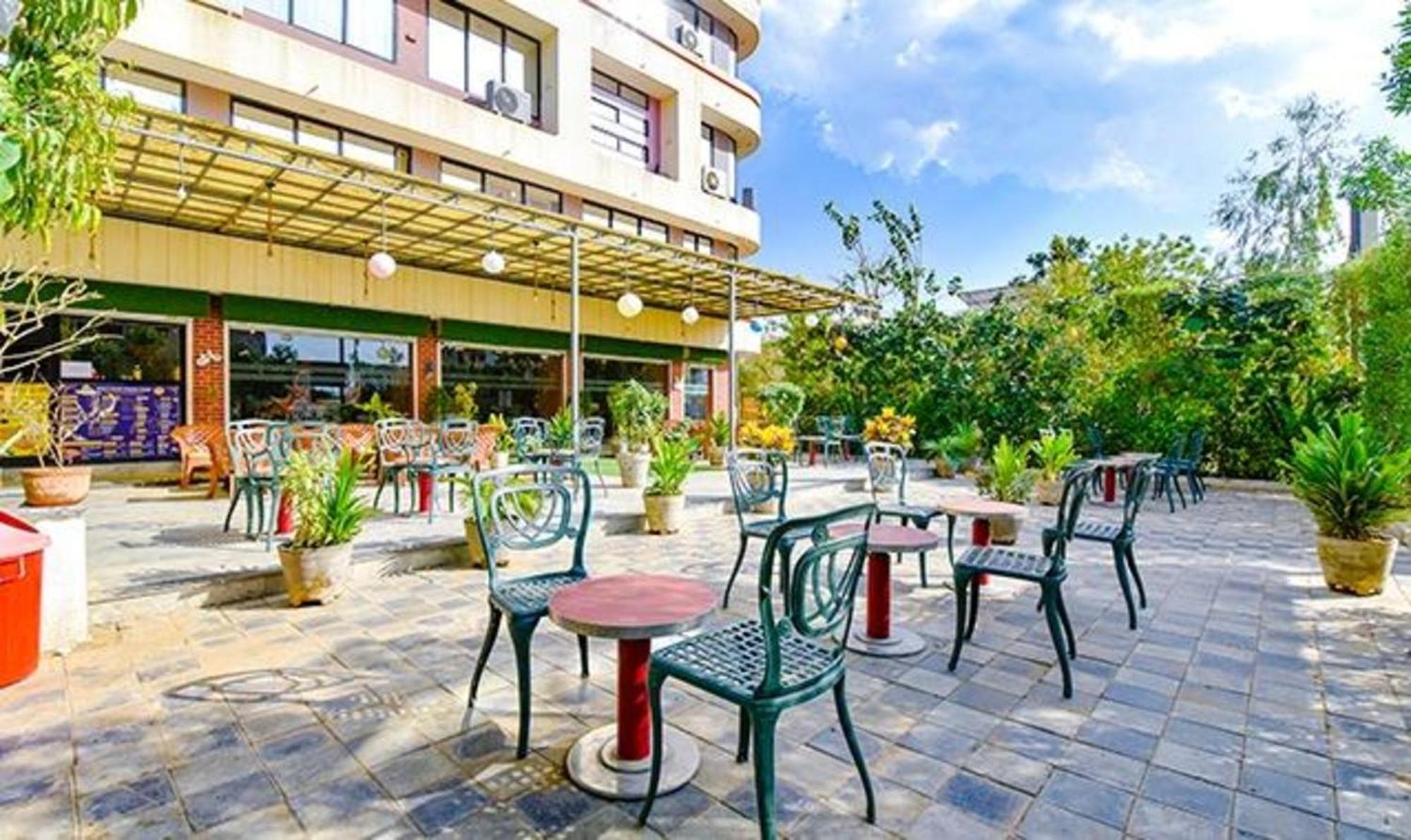 Fabhotel Siddharth Corporate - Vavol, Ґандінаґар Екстер'єр фото