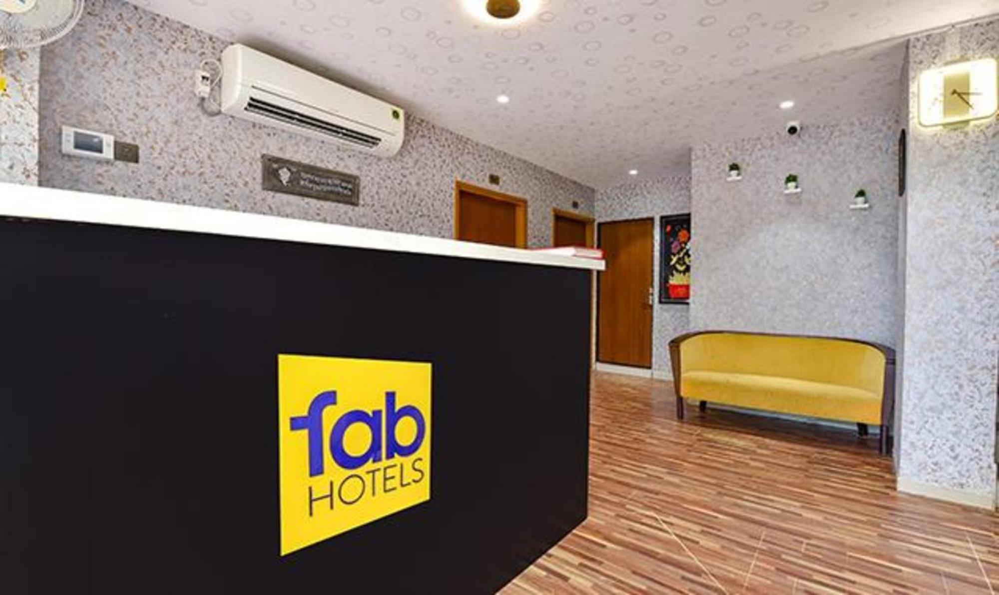 Fabhotel Siddharth Corporate - Vavol, Ґандінаґар Екстер'єр фото