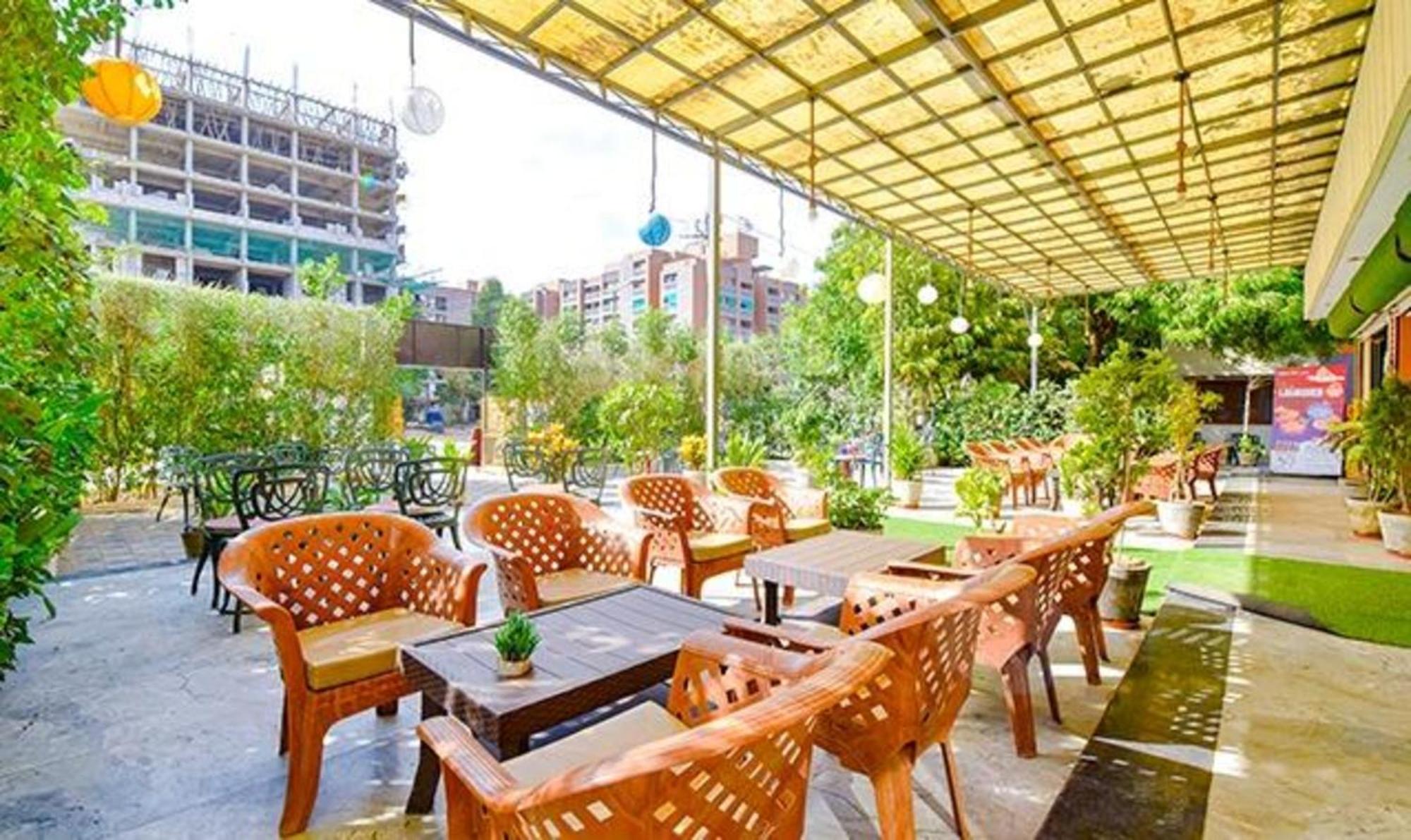 Fabhotel Siddharth Corporate - Vavol, Ґандінаґар Екстер'єр фото